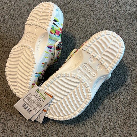 NWT Crocs white classic out of this world clog - Picture 3 of 5